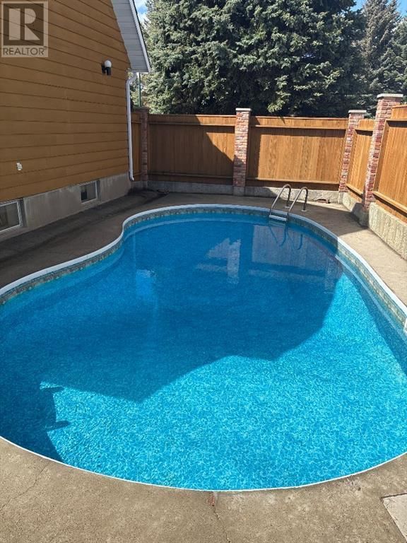 67 Kings Crescent South Lethbridge, Alberta