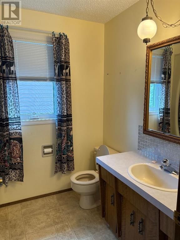 67 Kings Crescent South Lethbridge, Alberta