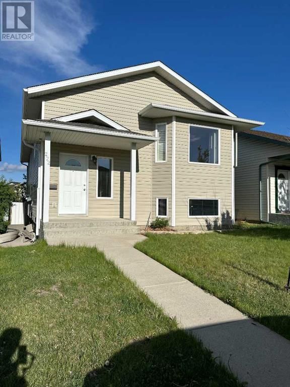222 Fairmont Garden Road South Lethbridge, Alberta