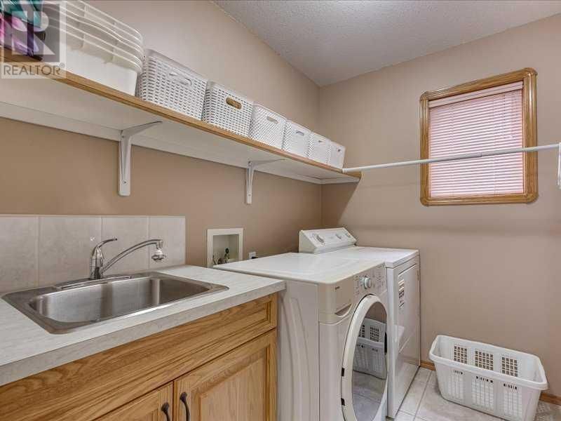 184 ALLAN STREET Image 10