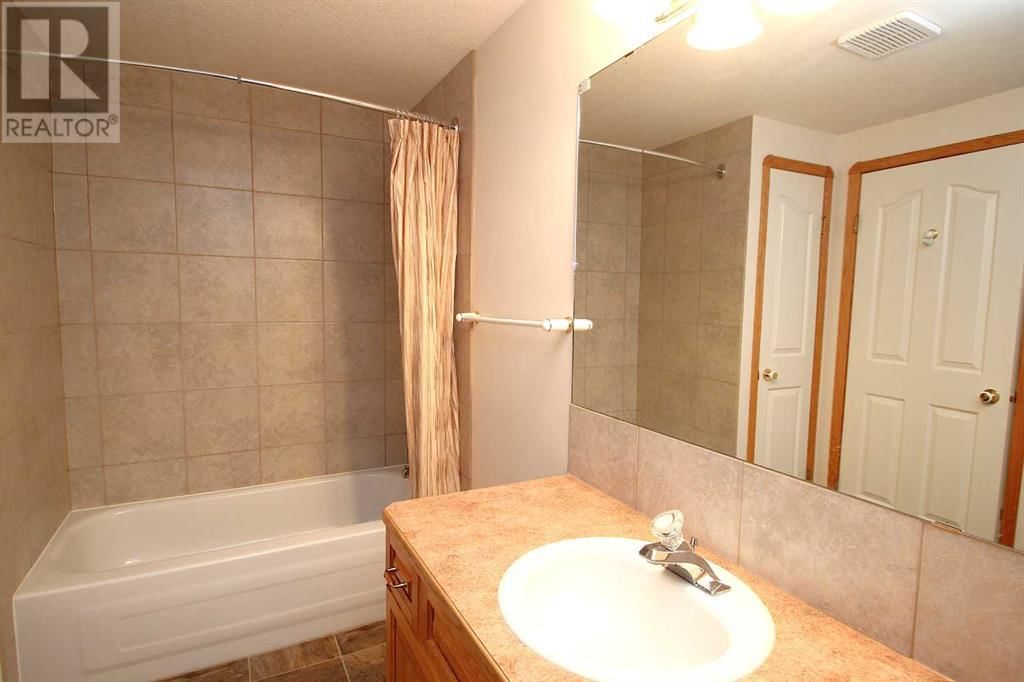 184 ALLAN STREET Image 31