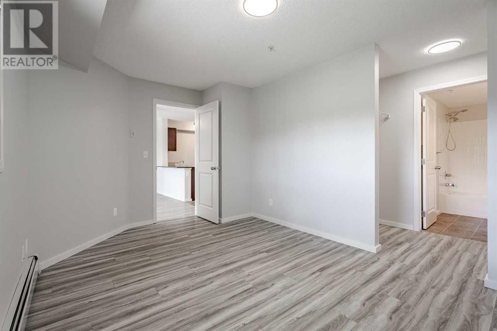 403 MACKENZIE WAY SOUTHWEST Image 17