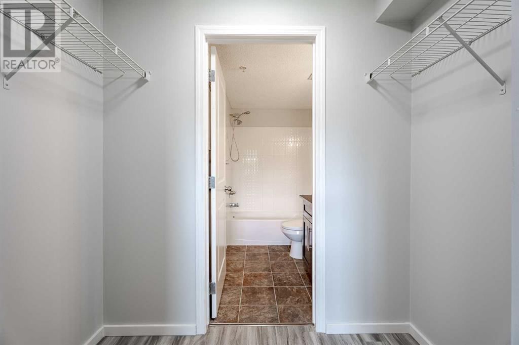403 MACKENZIE WAY SOUTHWEST Image 18
