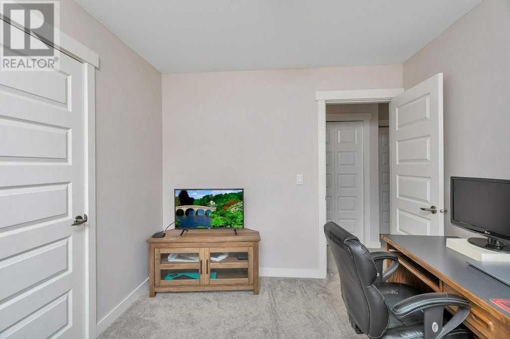 1086 WILLIAMSTOWN BOULEVARD NORTHWEST Image 34
