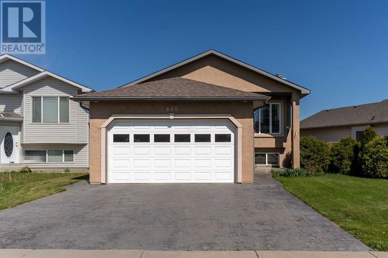 810 Blackfoot Terrace West Lethbridge, Alberta