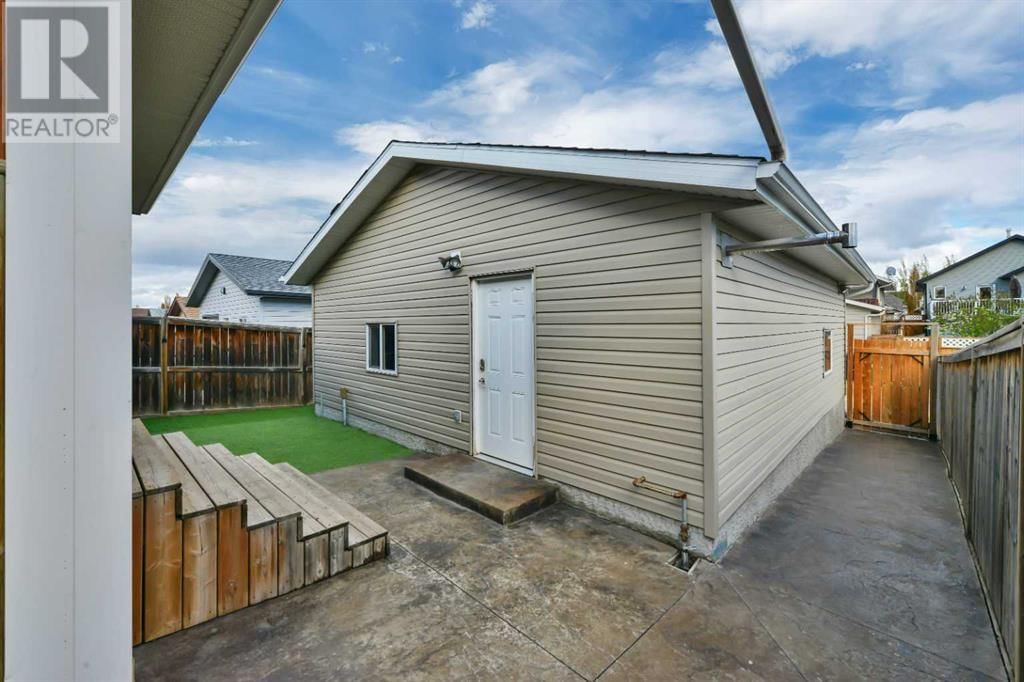 33 WHITE AVENUE Image 40