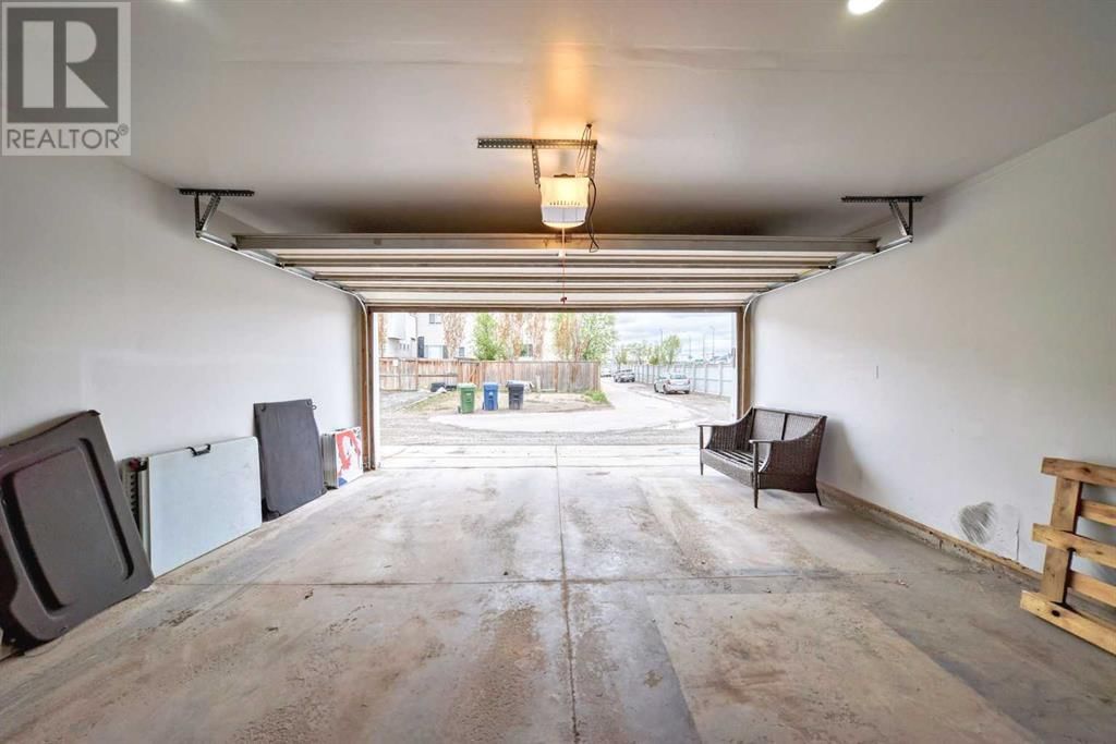 3262 NEW BRIGHTON GARDENS SOUTHEAST Image 32