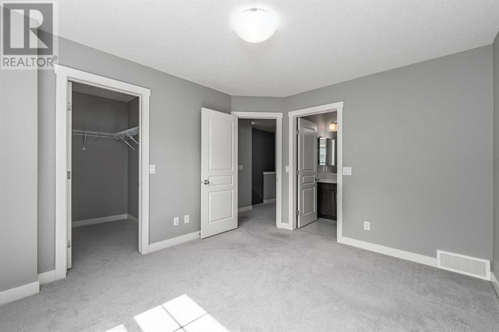 325 MCKENZIE TOWNE SQUARE SOUTHEAST Image 17