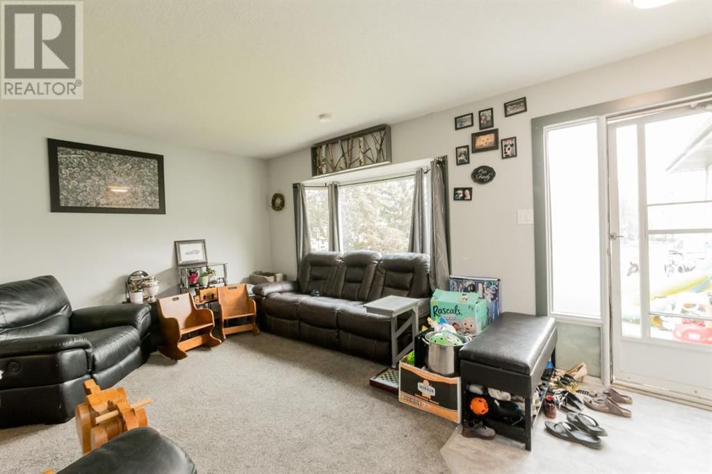 8914 103 AVENUE Image 2