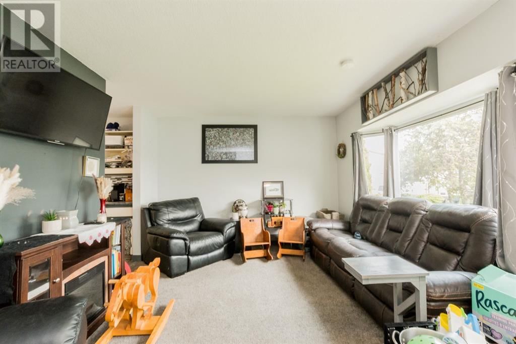 8914 103 AVENUE Image 3
