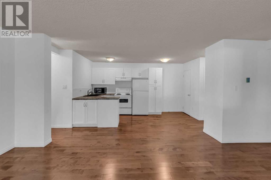 215 25 AVENUE SOUTHWEST Image 12