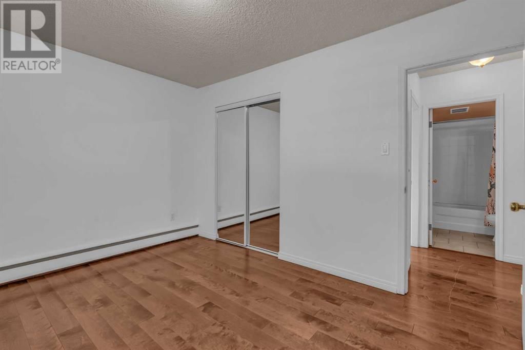 215 25 AVENUE SOUTHWEST Image 19