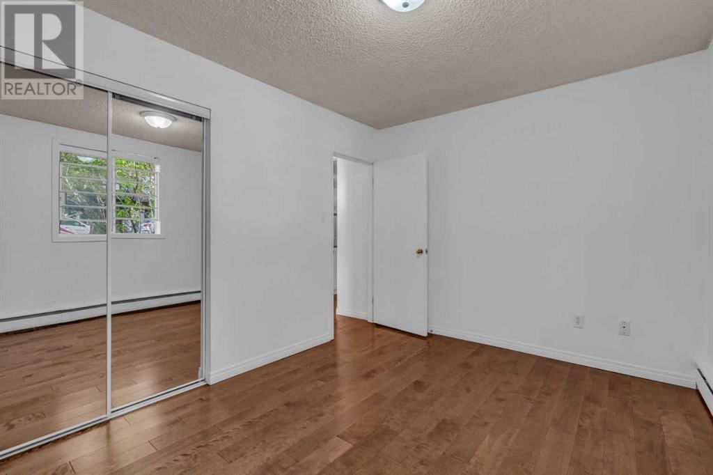215 25 AVENUE SOUTHWEST Image 20