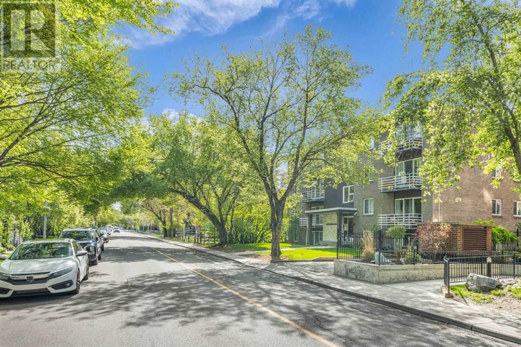 215 25 AVENUE SOUTHWEST Image 24