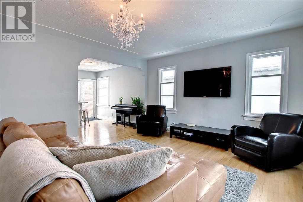 3234 14 STREET SOUTHWEST Image 8