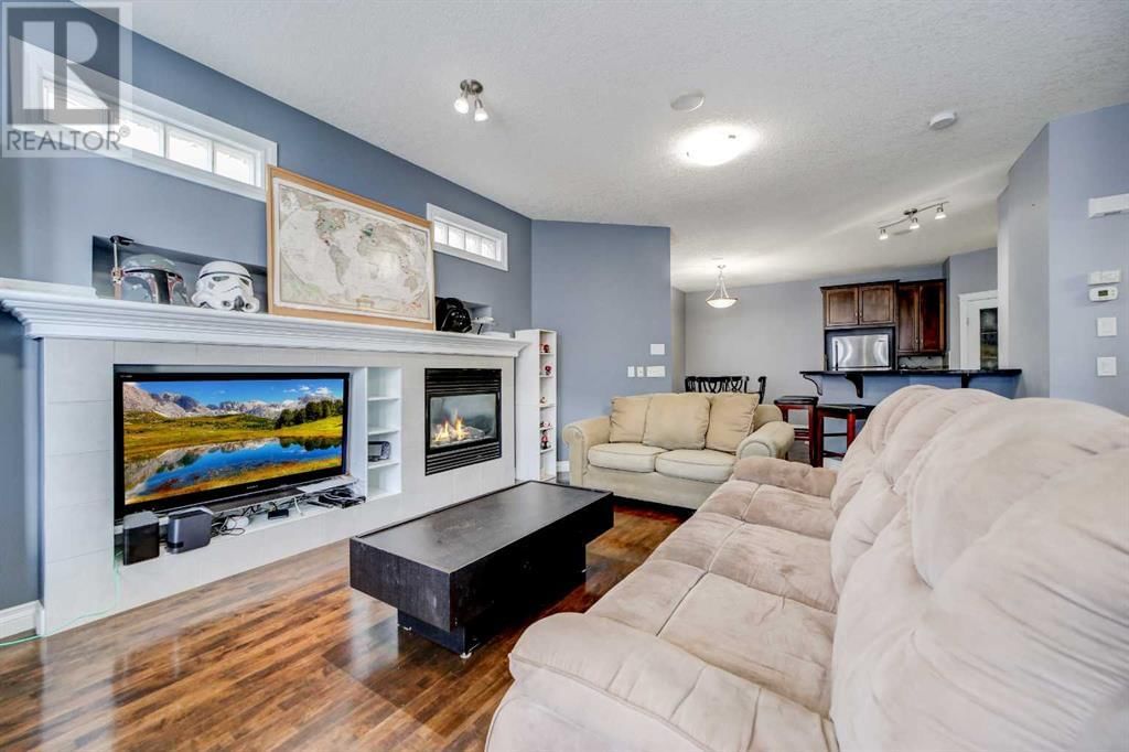 221 17 AVENUE NORTHEAST Image 12