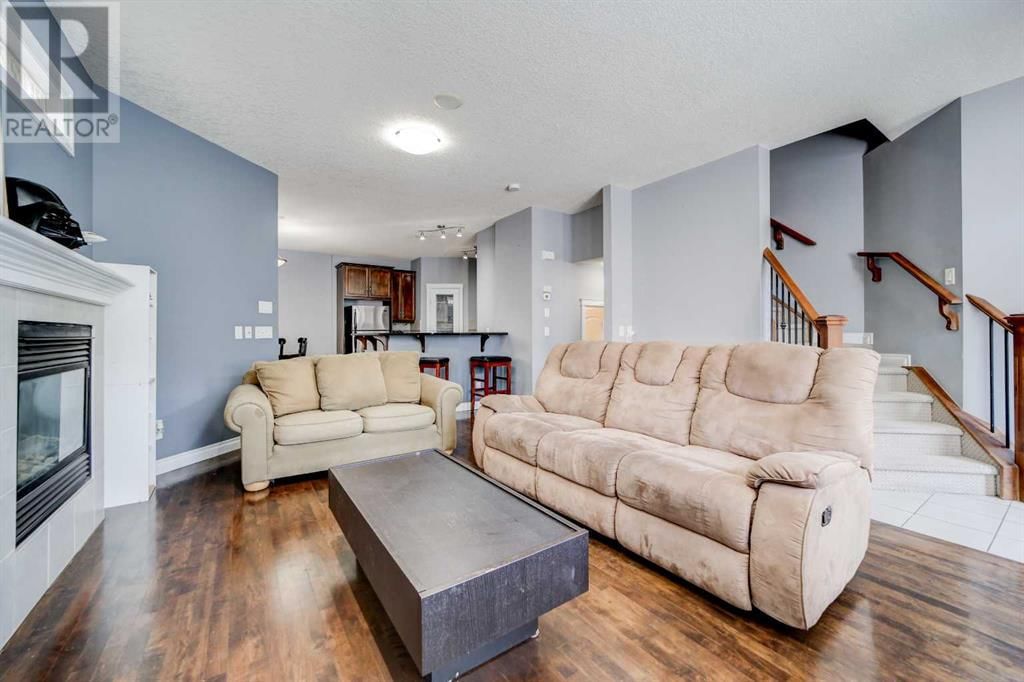 221 17 AVENUE NORTHEAST Image 14