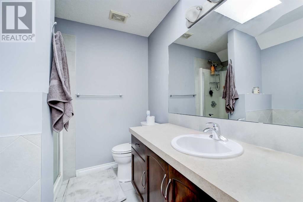 221 17 AVENUE NORTHEAST Image 33