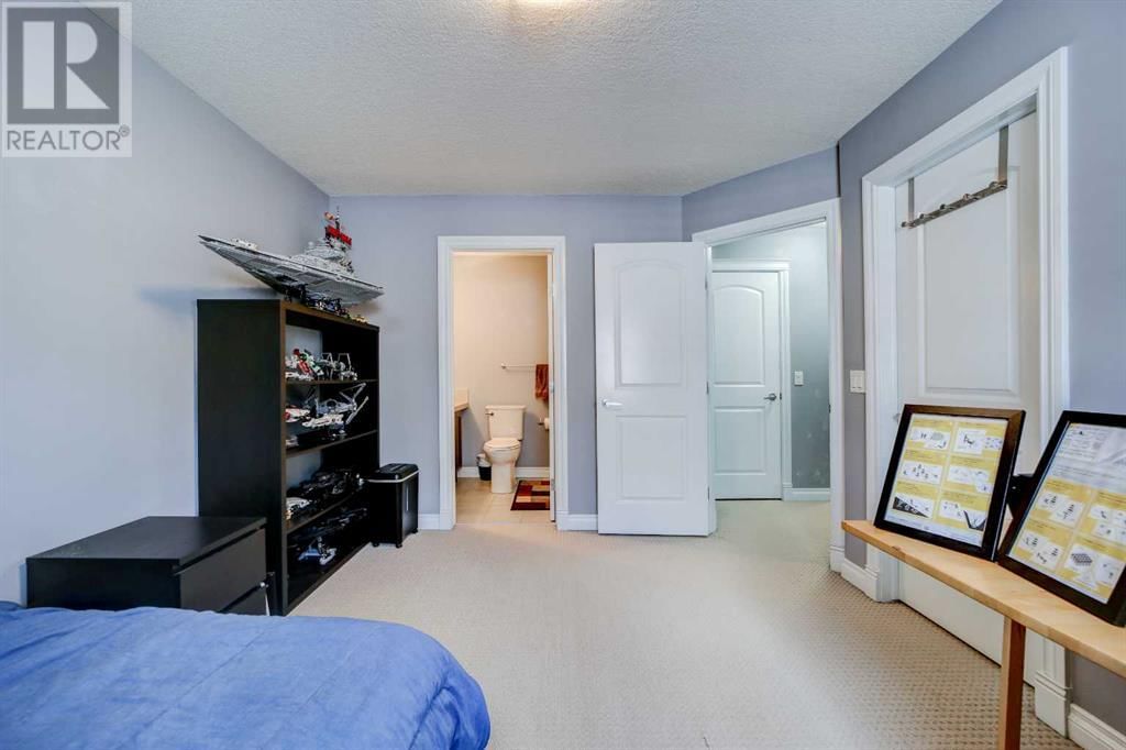 221 17 AVENUE NORTHEAST Image 36