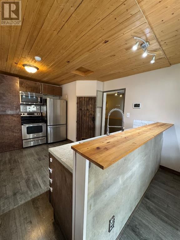 5420 48 AVENUE Image 10