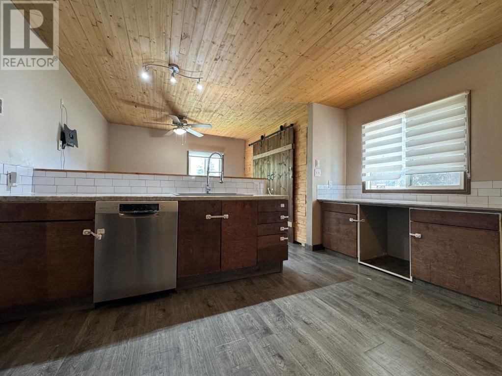 5420 48 AVENUE Image 15