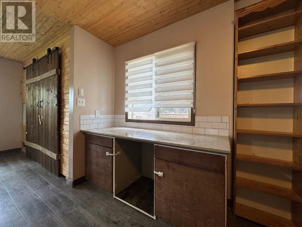 5420 48 AVENUE Image 16