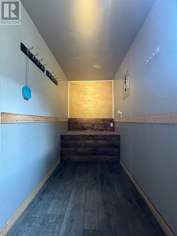 5420 48 AVENUE Image 18