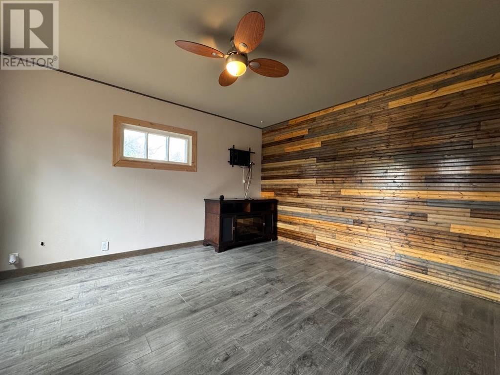 5420 48 AVENUE Image 19