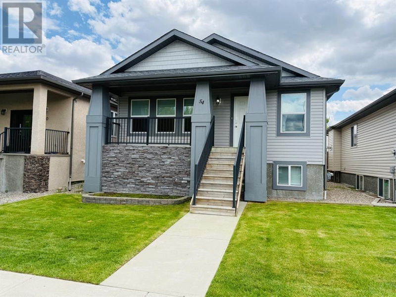 54 Sunridge Boulevard West Lethbridge, Alberta