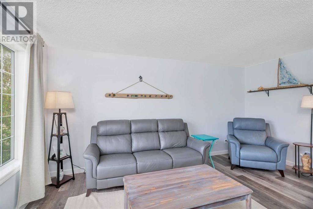 336 5 AVENUE SOUTH Image 10