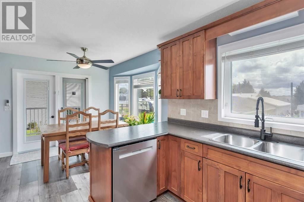 336 5 AVENUE SOUTH Image 17