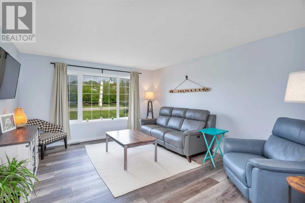 336 5 AVENUE SOUTH Image 7