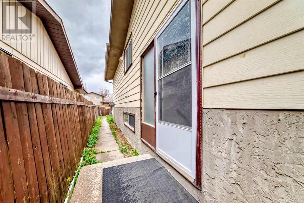 105 BERWICK DRIVE NORTHWEST Image 38