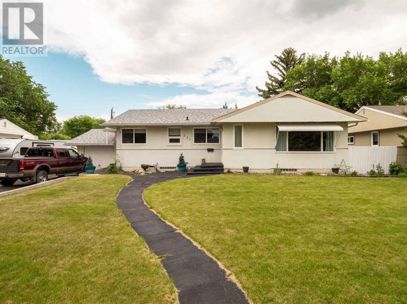 517 27 Street South Lethbridge, Alberta