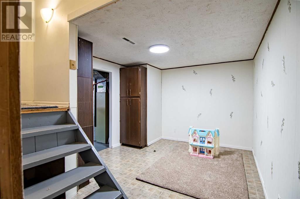 27 MUNRO CRESCENT Image 35