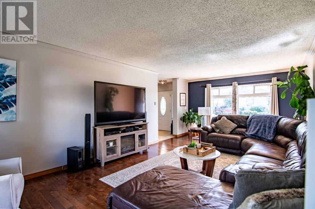 27 MUNRO CRESCENT Image 6