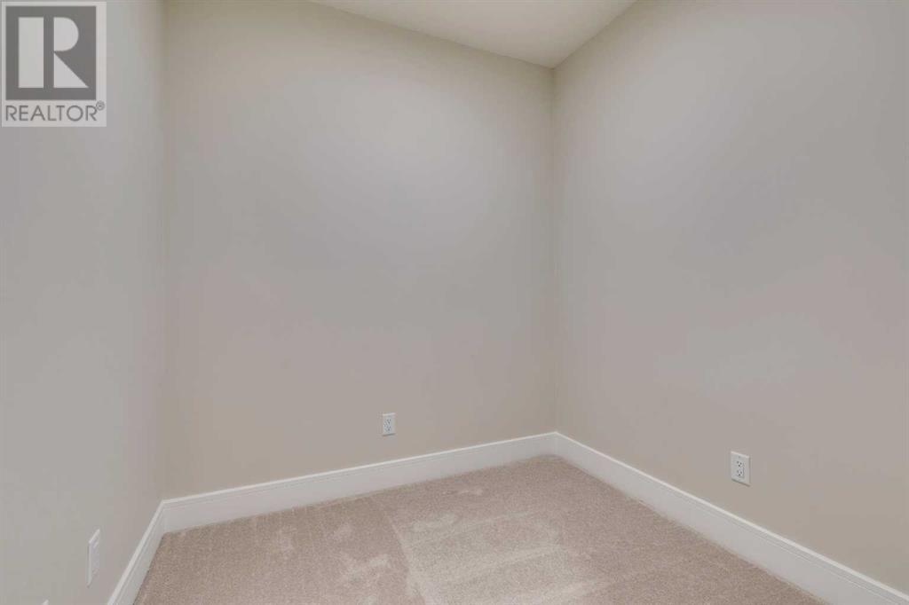 330 DIEPPE DRIVE SOUTHWEST Image 3