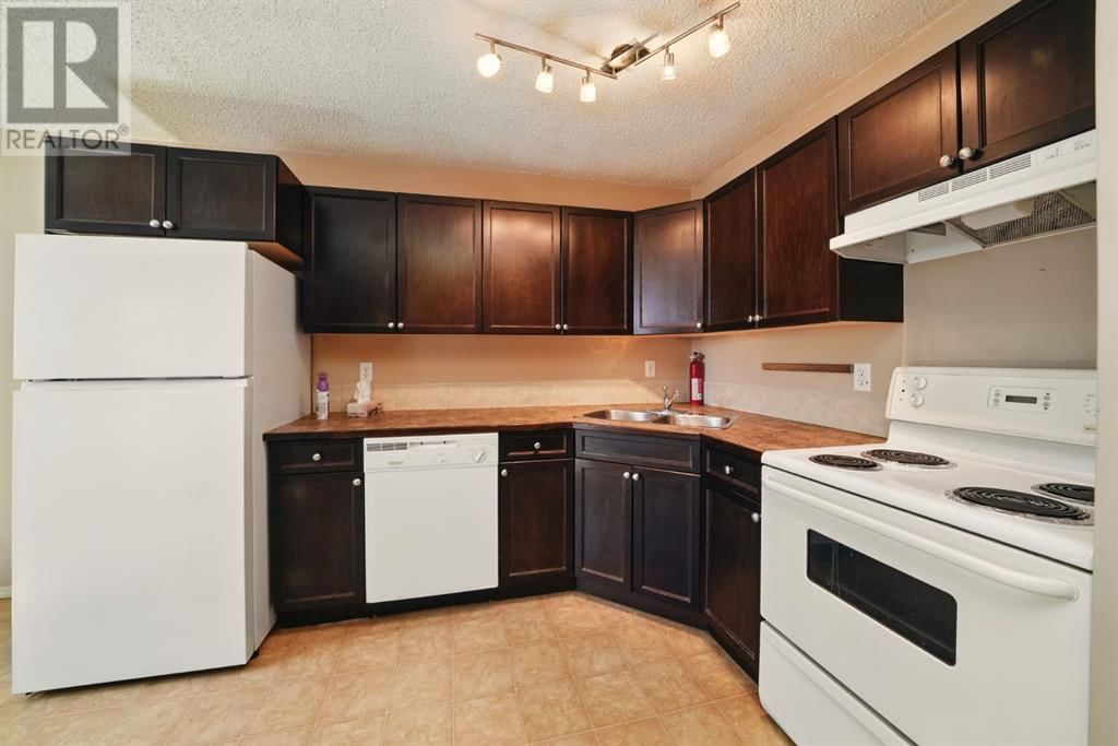 4415 48 AVENUE Image 13