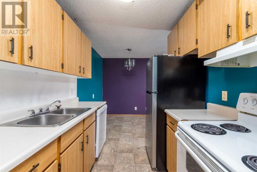 5607 31 STREET Image 3