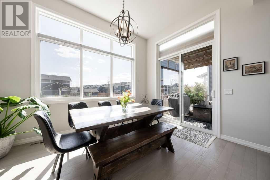 7 SUNDOWN CRESCENT Image 13