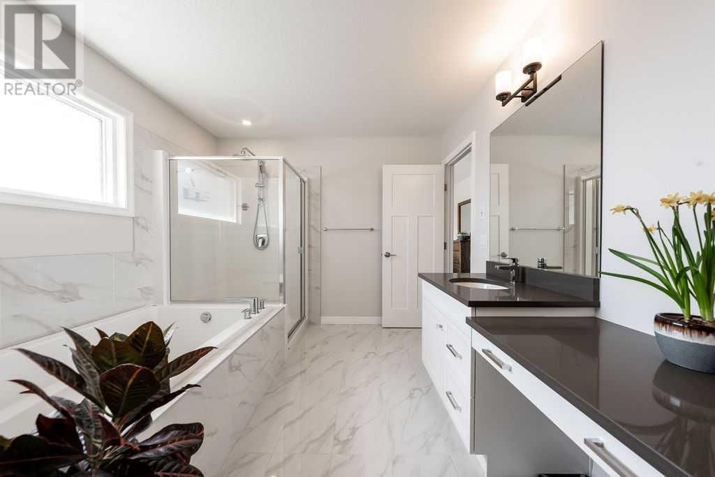 7 SUNDOWN CRESCENT Image 26