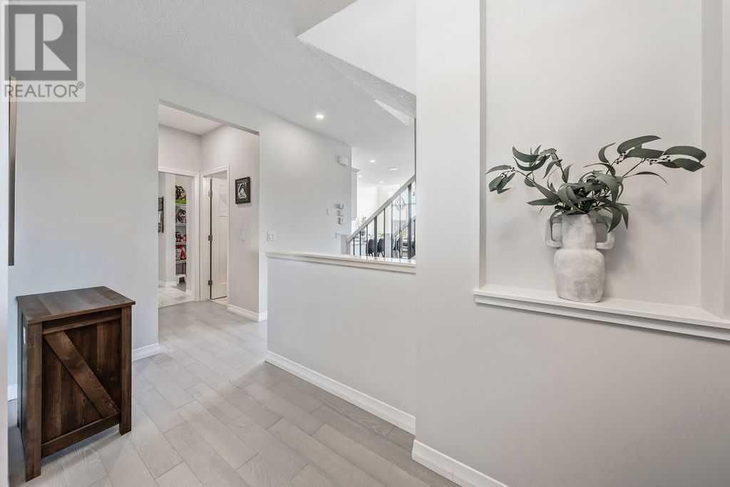 7 SUNDOWN CRESCENT Image 3