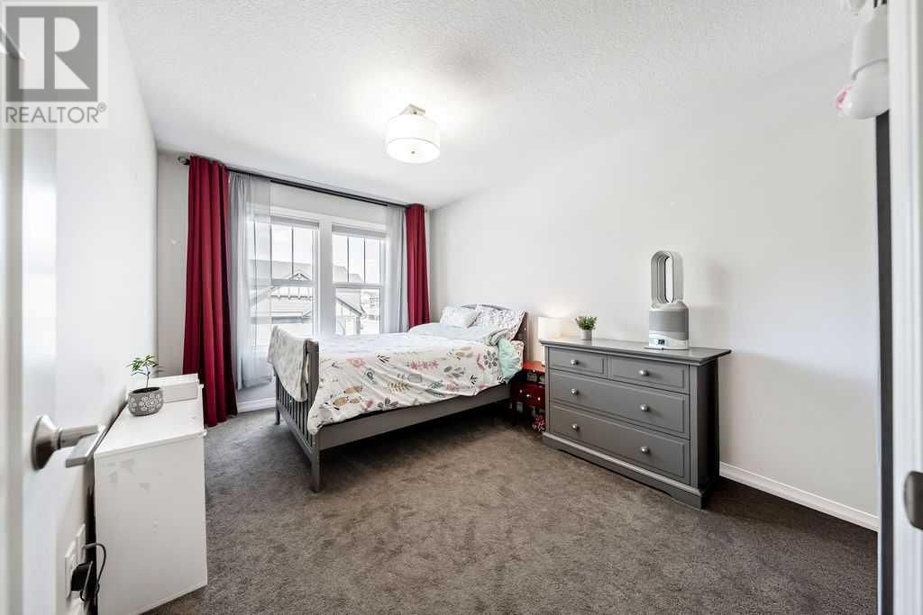 7 SUNDOWN CRESCENT Image 31