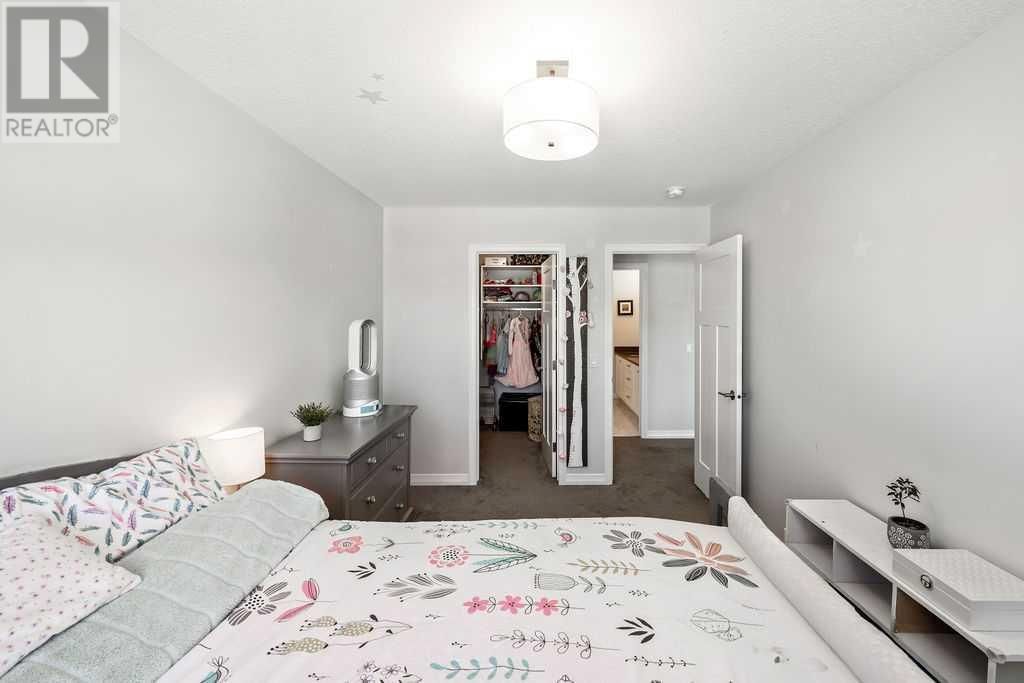 7 SUNDOWN CRESCENT Image 32