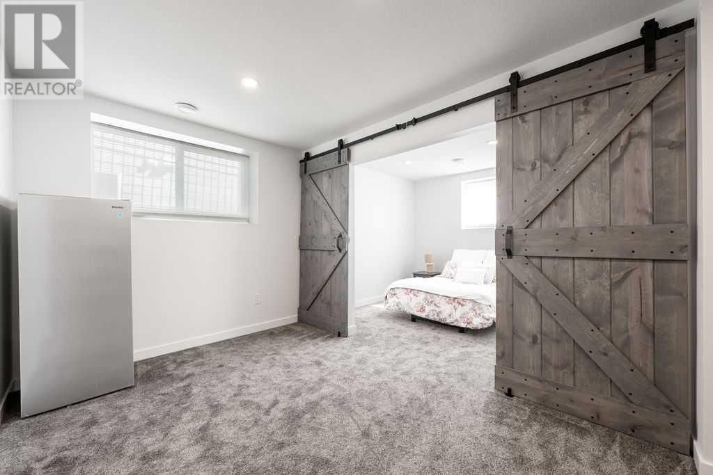 7 SUNDOWN CRESCENT Image 37