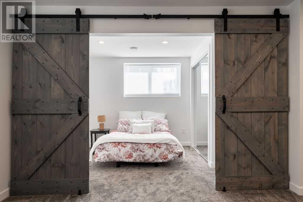 7 SUNDOWN CRESCENT Image 38