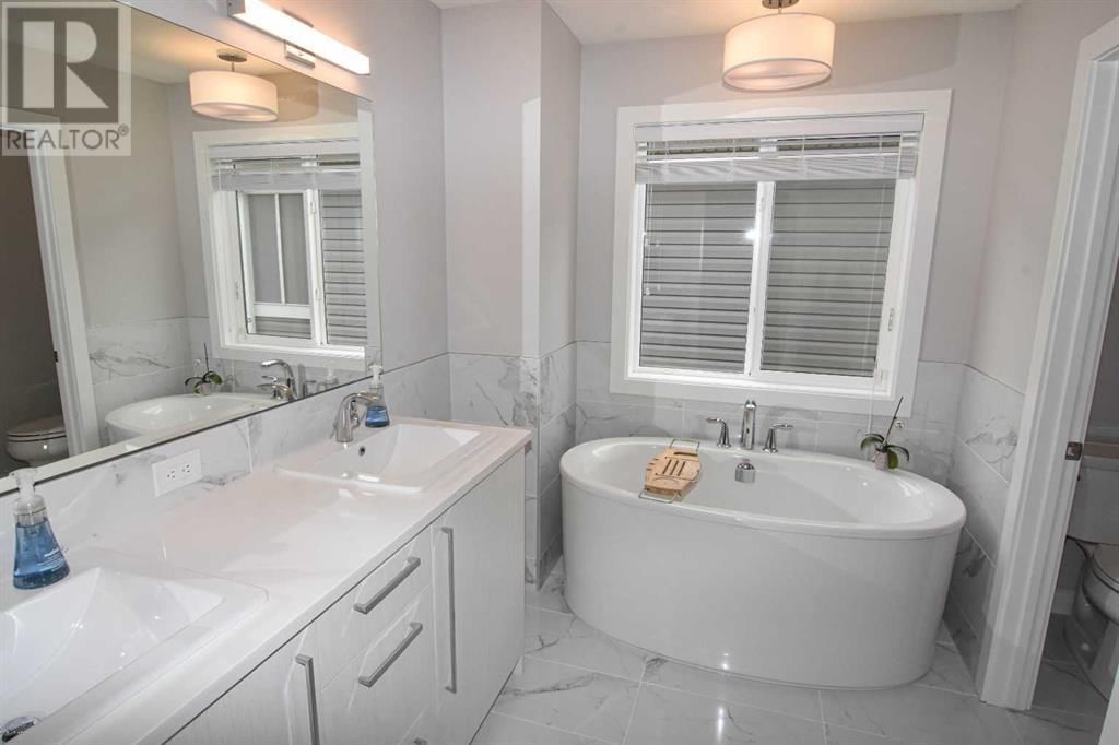 828 WEST LAKEVIEW DRIVE Image 25