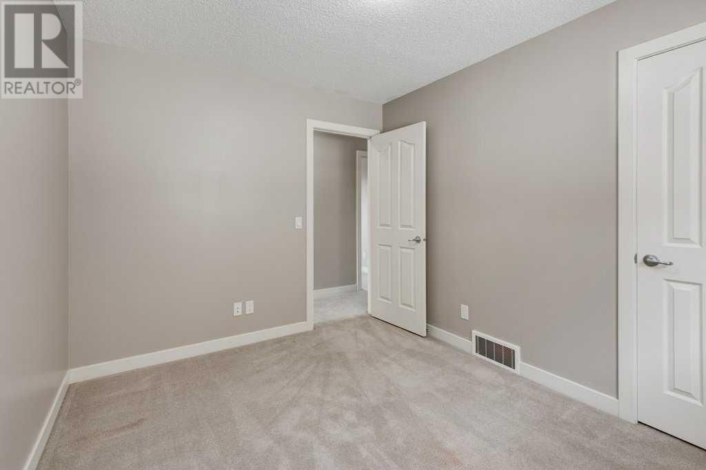 57 CRANFORD GARDENS SOUTHEAST Image 31