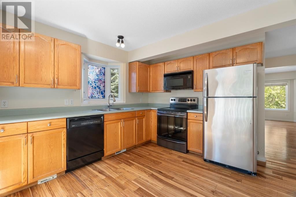 243 CHRISTIE PARK MEWS SOUTHWEST Image 6