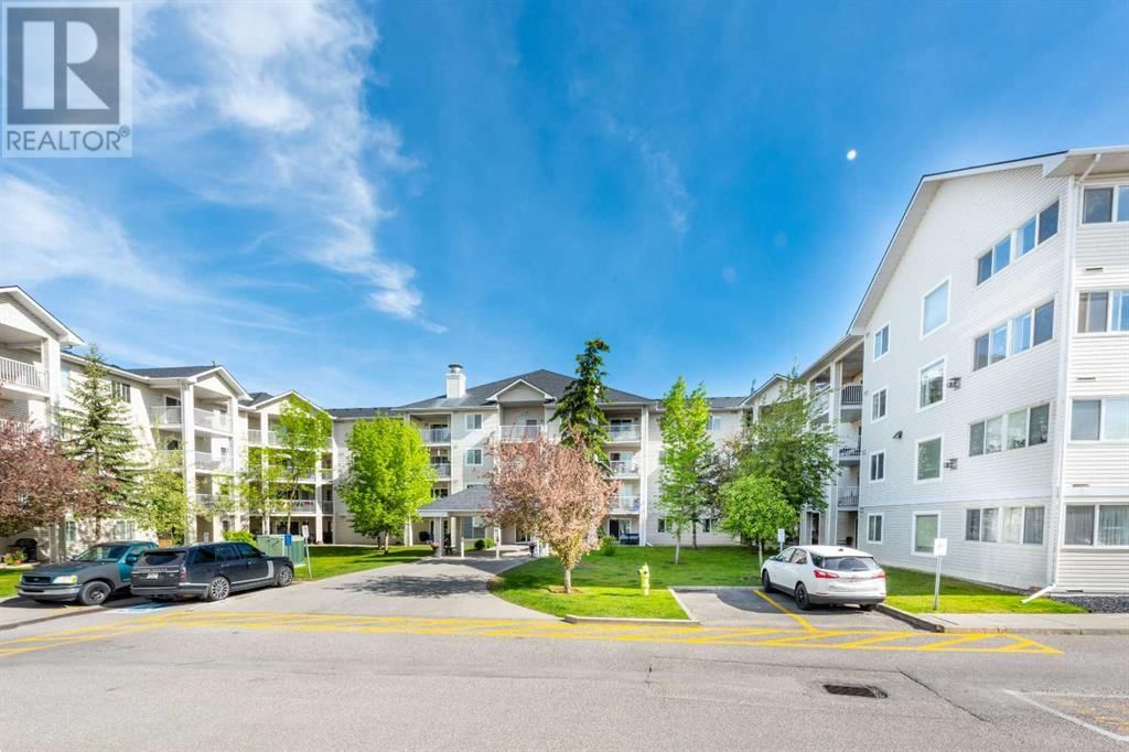 6224 17 AVENUE SOUTHEAST Image 1